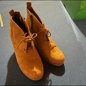 Tan/brown Dolce Vita kids heeled boots